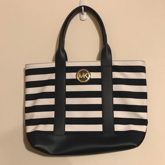 BNWT Navy & White Striped Michael Kors Hand Bag - Picture 2 of 8